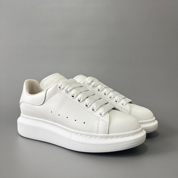 Alexander McQueen Womens Sneakers in White - Picture 3 of 9